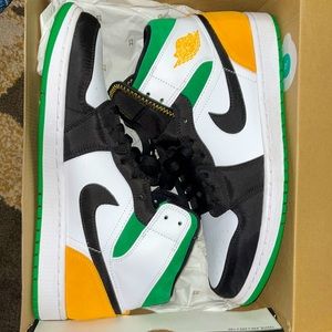 Air Jordan 1 Mid SE Size 11.5